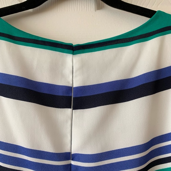 Sleeveless Plus blouse - Picture 4 of 4